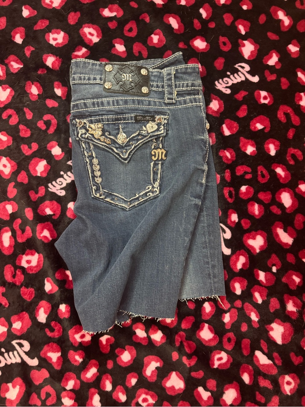 Miss Me official Y2K bling boyfriend capri jeans